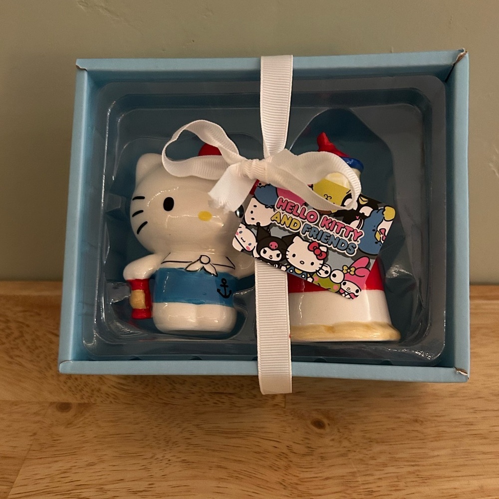 Hello Kitty Nautical Ceramic Salt and Pepper Shaker Set Made By Sanrio. NWTS - Picture 6 of 6
